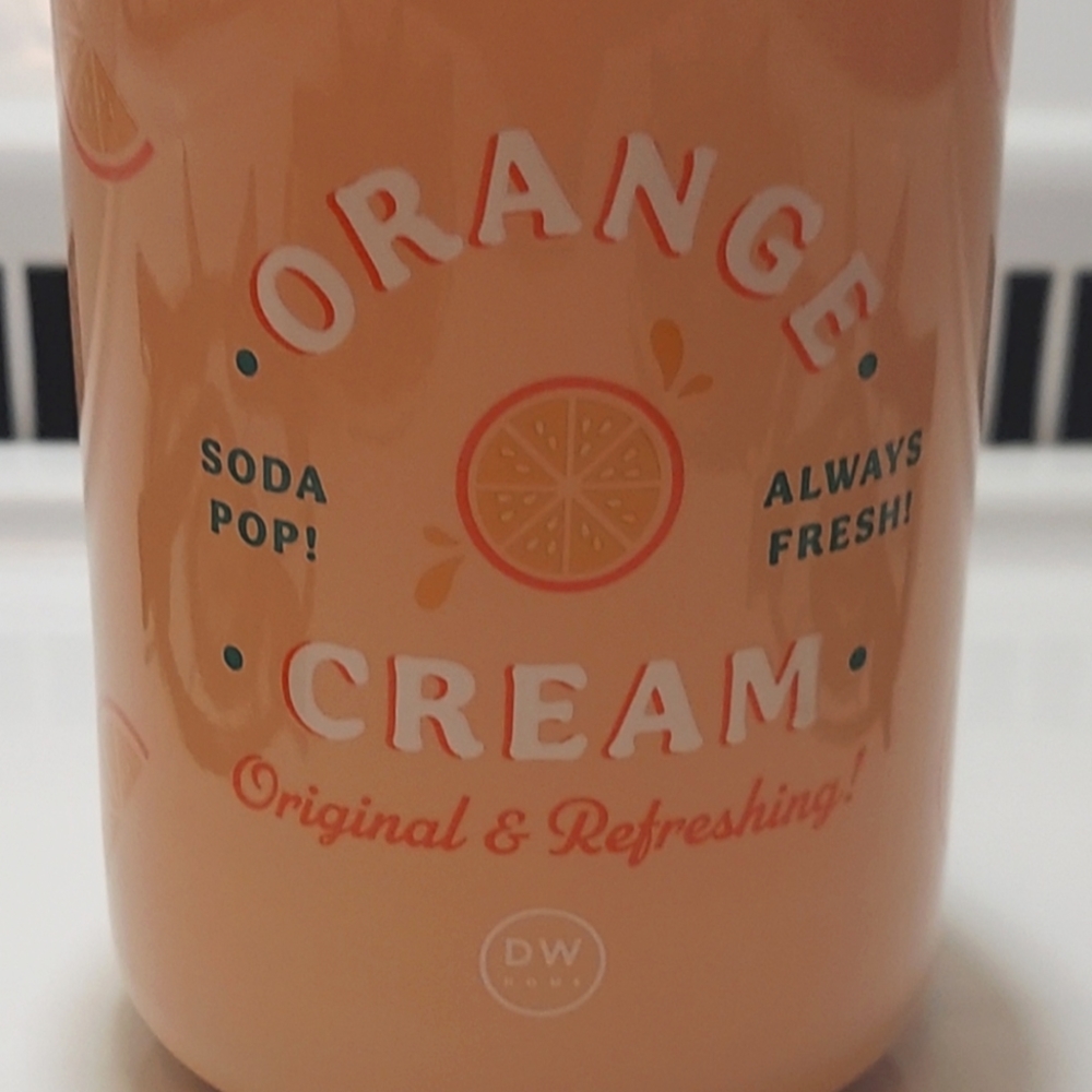 DW Home Soda Pop Candle - Orange Cream